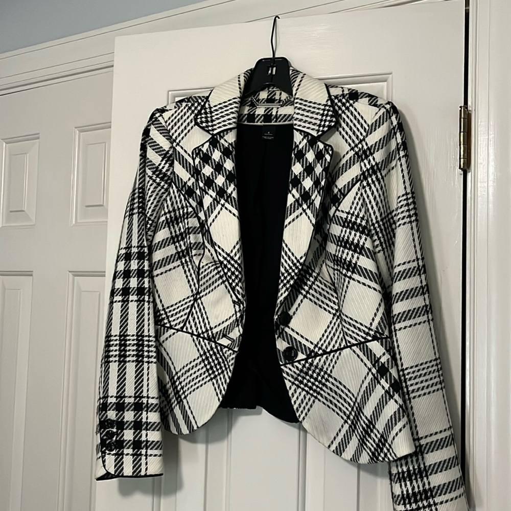 WHBM plaid blazer. Size 4. Worn one time. Non- smoking home.